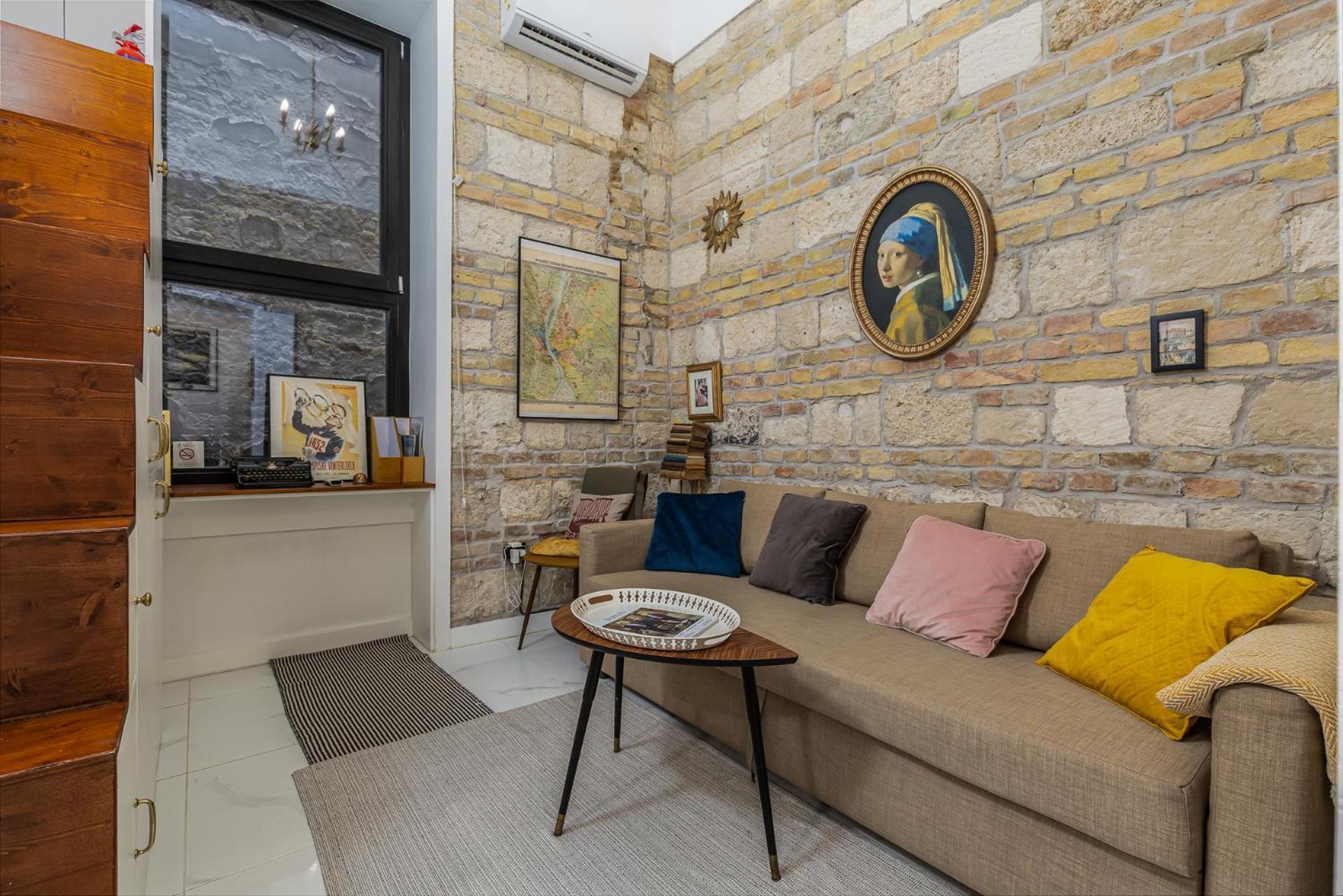 Ac Incl At Writer's Place Near Basilica And Opera Apartment Budapest